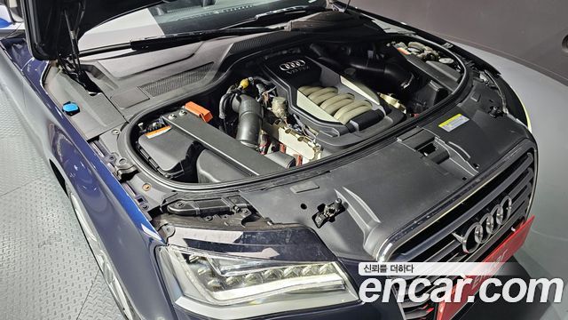 Audi A8 4.2 FSI Quattro LWB D4 2012 — фото 6