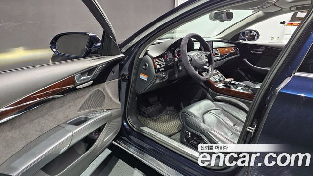 Audi A8 4.2 FSI Quattro LWB D4 2012 — фото 10