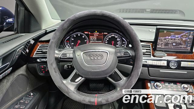 Audi A8 4.2 FSI Quattro LWB D4 2012 — фото 15