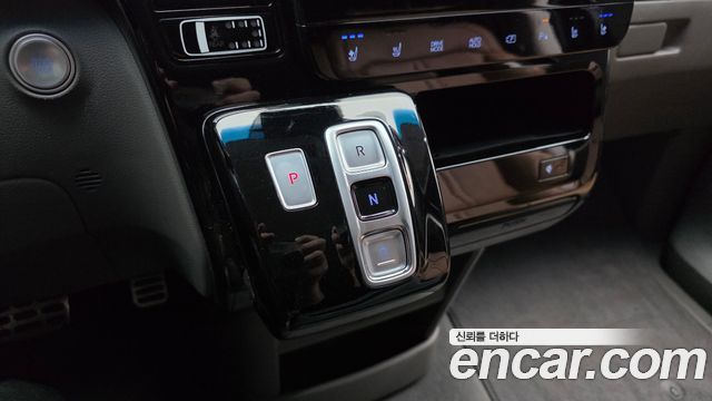 Hyundai Staria 4WD Lounge 9-Seater Inspiration 2022 — фото 9