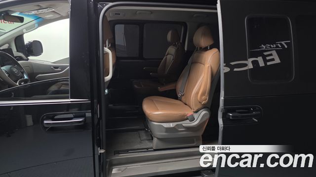 Hyundai Staria 4WD Lounge 9-Seater Inspiration 2022 — фото 11