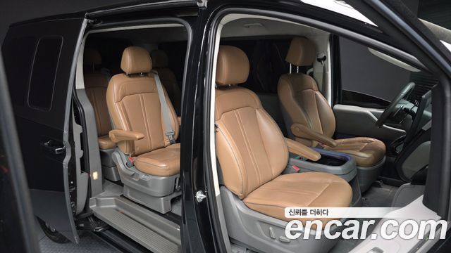 Hyundai Staria 4WD Lounge 9-Seater Inspiration 2022 — фото 12