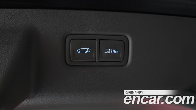 Hyundai Staria 4WD Lounge 9-Seater Inspiration 2022 — фото 14