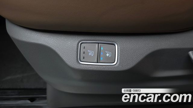 Hyundai Staria 4WD Lounge 9-Seater Inspiration 2022 — фото 20