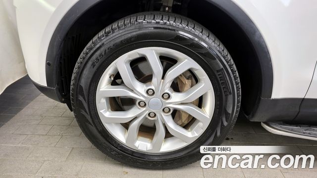 Land Rover Discovery 5 3.0 SD6 SE 2019 — фото 5
