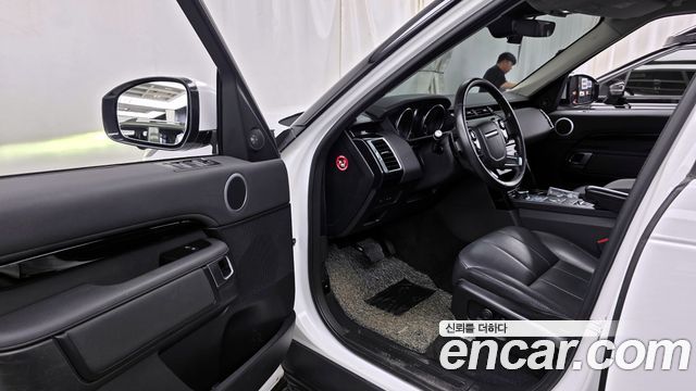 Land Rover Discovery 5 3.0 SD6 SE 2019 — фото 10