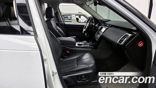 Land Rover Discovery 5 3.0 SD6 SE 2019 — фото 15
