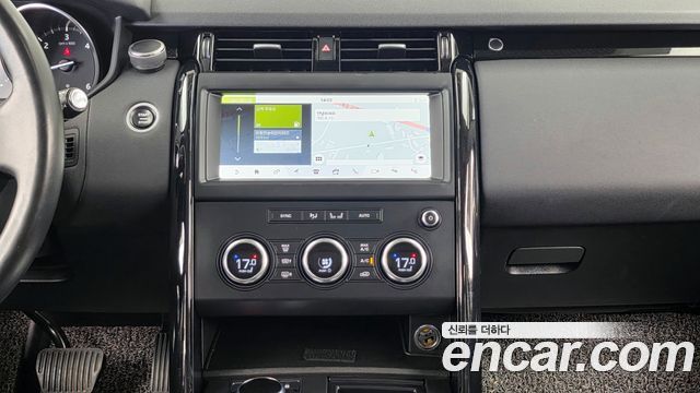 Land Rover Discovery 5 3.0 SD6 SE 2019 — фото 18
