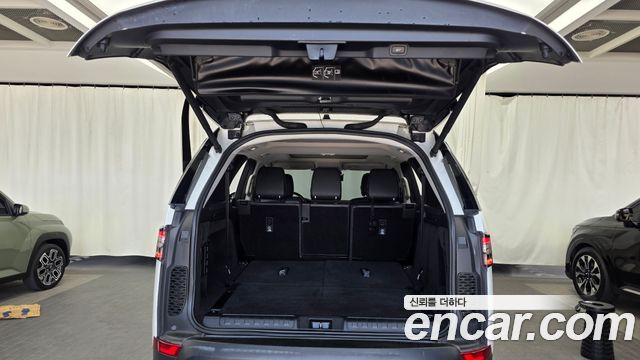 Land Rover Discovery 5 3.0 SD6 SE 2019 — фото 24
