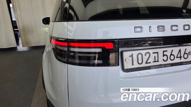 Land Rover Discovery 5 3.0 SD6 SE 2019 — фото 29