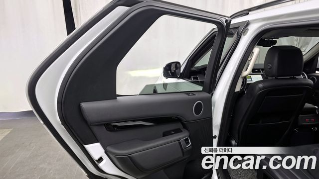 Land Rover Discovery 5 3.0 SD6 SE 2019 — фото 31