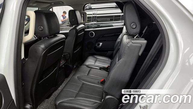 Land Rover Discovery 5 3.0 SD6 SE 2019 — фото 32