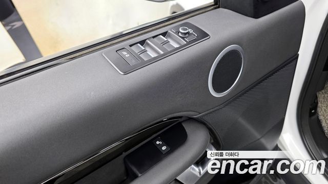 Land Rover Discovery 5 3.0 SD6 SE 2019 — фото 34