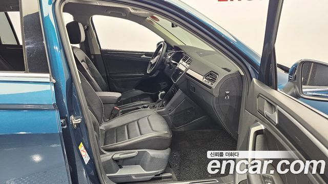 Volkswagen Tiguan (II) 2.0 TDI 4-Motion Premium 2022 — фото 11