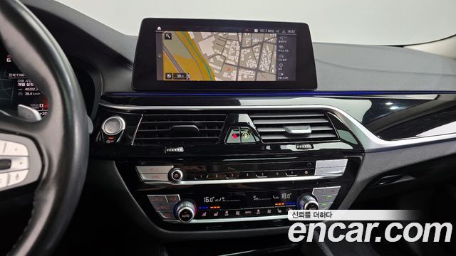 BMW 5 Series (G30) 520d xDrive Luxury Plus 2020 — фото 16