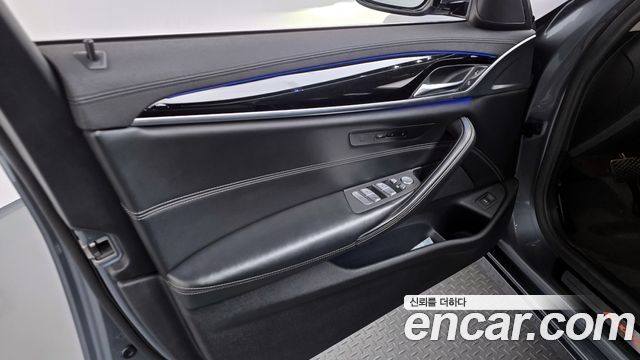 BMW 5 Series (G30) 520d xDrive Luxury Plus 2020 — фото 30