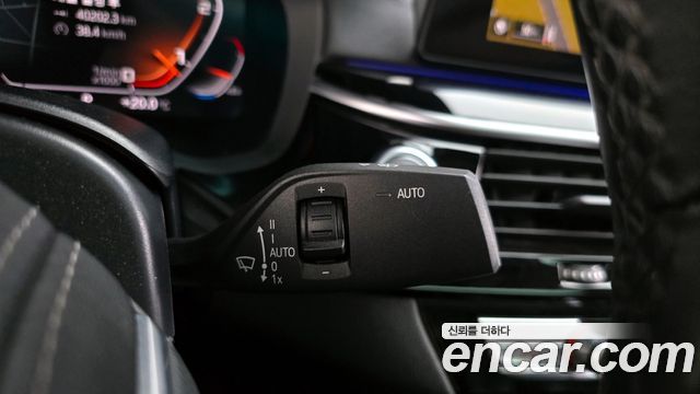 BMW 5 Series (G30) 520d xDrive Luxury Plus 2020 — фото 33