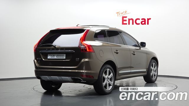 Volvo XC60 D5 AWD 1st 2015 — фото 2