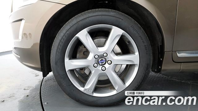 Volvo XC60 D5 AWD 1st 2015 — фото 5