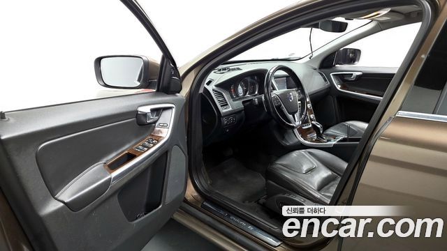 Volvo XC60 D5 AWD 1st 2015 — фото 10