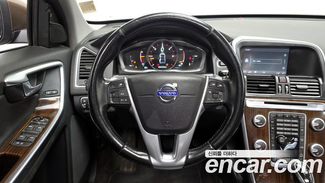 Volvo XC60 D5 AWD 1st 2015 — фото 12