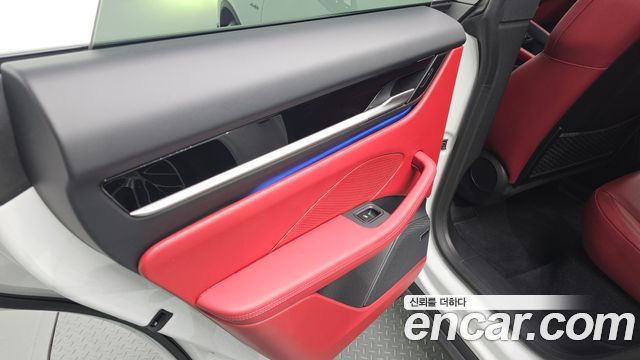 Porsche Macan EV Base 2025 — фото 17
