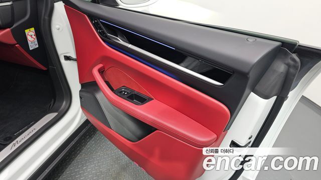 Porsche Macan EV Base 2025 — фото 18
