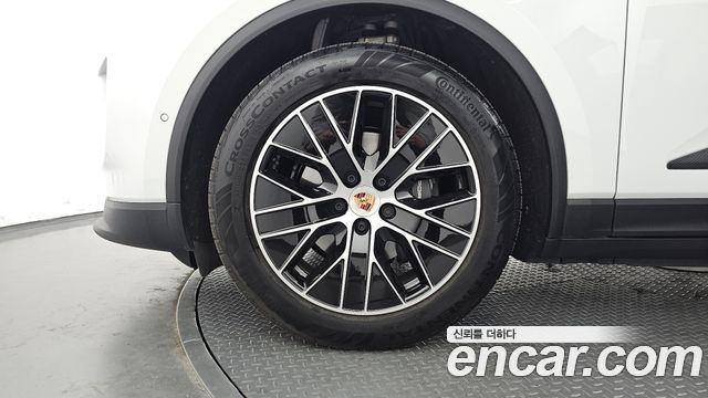 Porsche Macan EV Base 2025 — фото 19