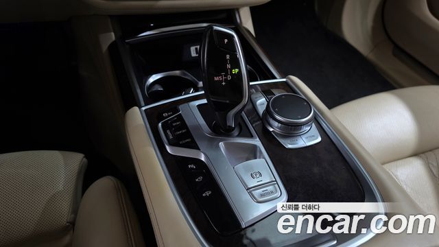 BMW 7 Series (G11) 750Li xDrive Luxury 2016 — фото 9