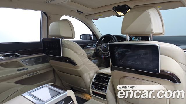 BMW 7 Series (G11) 750Li xDrive Luxury 2016 — фото 20