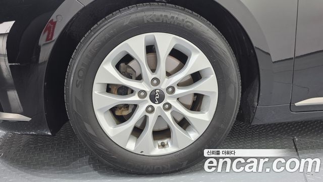 Kia K8 2.5 Gasoline 2WD Noblesse 2022 — фото 5