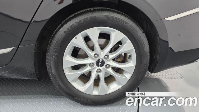 Kia K8 2.5 Gasoline 2WD Noblesse 2022 — фото 21