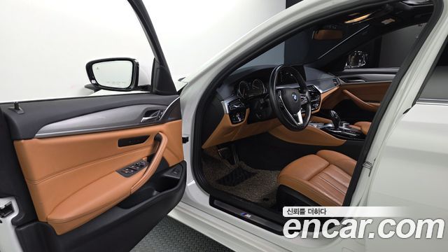 BMW 5 Series (G30) 530i xDrive M Sport Package 2018 — фото 10