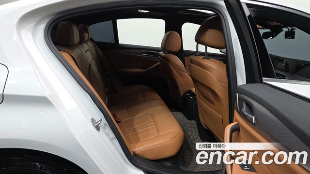 BMW 5 Series (G30) 530i xDrive M Sport Package 2018 — фото 16