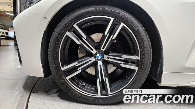 BMW 4 Series (G22) 420i M Sport Convertible 2021 — фото 5