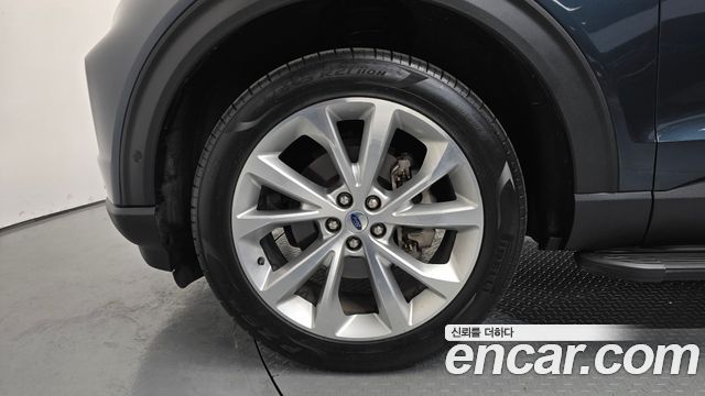 Ford Explorer (VI) 3.0 Platinum 4WD 2022 — фото 5