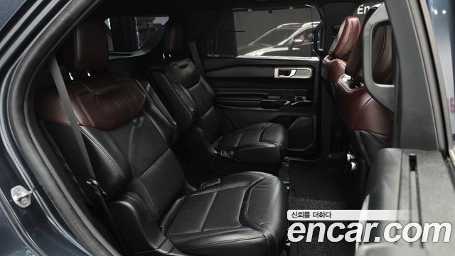 Ford Explorer (VI) 3.0 Platinum 4WD 2022 — фото 11