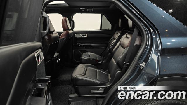 Ford Explorer (VI) 3.0 Platinum 4WD 2022 — фото 12