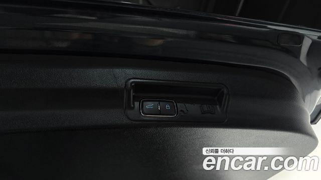 Ford Explorer (VI) 3.0 Platinum 4WD 2022 — фото 20