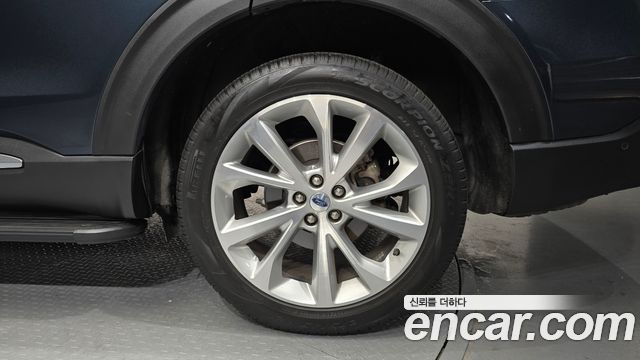 Ford Explorer (VI) 3.0 Platinum 4WD 2022 — фото 21