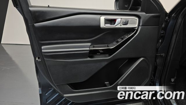 Ford Explorer (VI) 3.0 Platinum 4WD 2022 — фото 24