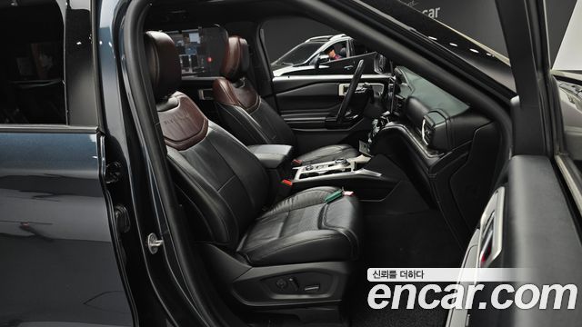 Ford Explorer (VI) 3.0 Platinum 4WD 2022 — фото 26
