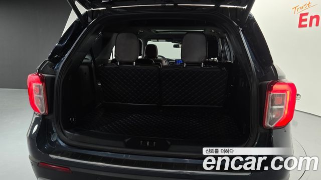 Ford Explorer (VI) 3.0 Platinum 4WD 2022 — фото 29