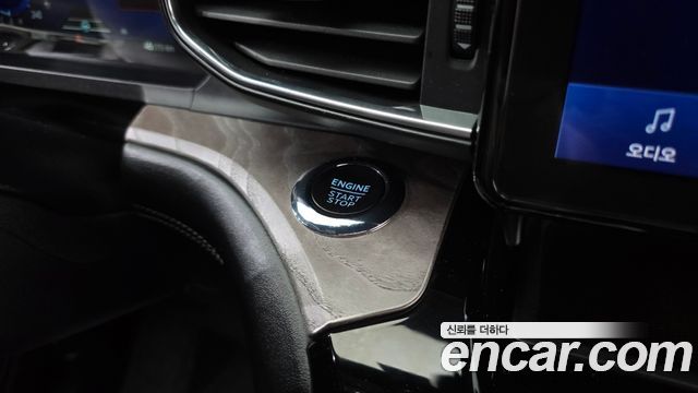 Ford Explorer (VI) 3.0 Platinum 4WD 2022 — фото 35