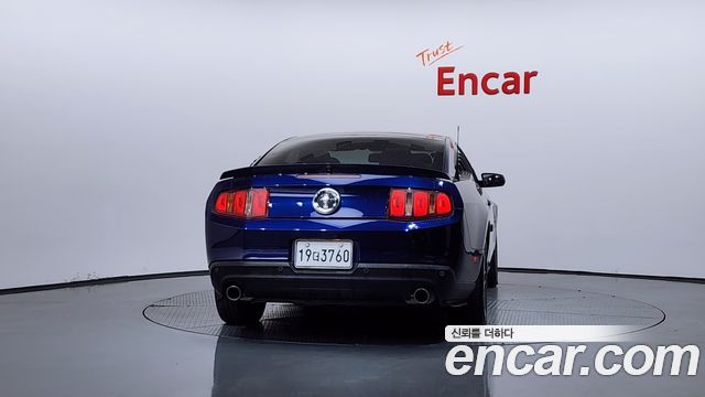 Ford Mustang Coupe 2012 — фото 4