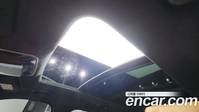 Land Rover Range Rover Velar 3.0 D300 R-Dynamic HSE 2018 — фото 17