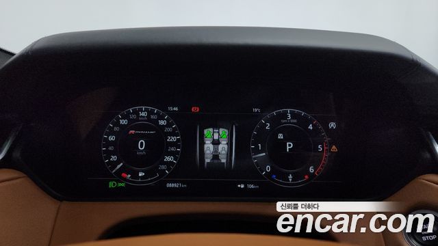 Land Rover Range Rover Velar 3.0 D300 R-Dynamic HSE 2018 — фото 20