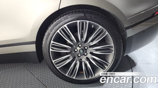 Land Rover Range Rover Velar 3.0 D300 R-Dynamic HSE 2018 — фото 21