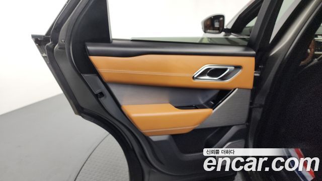 Land Rover Range Rover Velar 3.0 D300 R-Dynamic HSE 2018 — фото 25