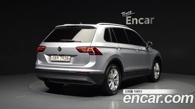 Volkswagen Tiguan (II) 2.0 TDI Premium 2018 — фото 2